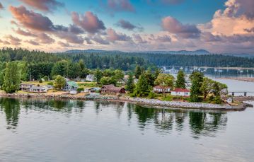 Homes along rocky shoreline