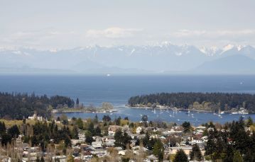 Panoramic skyline with coastal mountain range in back
